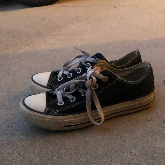 Classic black low-top converse - Picture 4 of 4